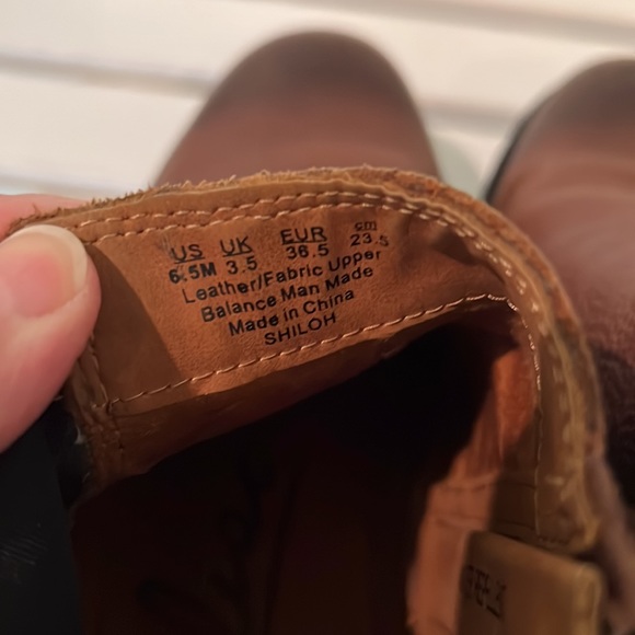 Zodiac leather water proof chunky boots - Picture 6 of 6